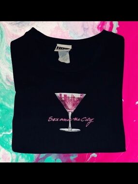 📣Vintage 2008 HBO Sex & the City  Graphic T👕 Pink💖Glitter Martini🍸SZ Large